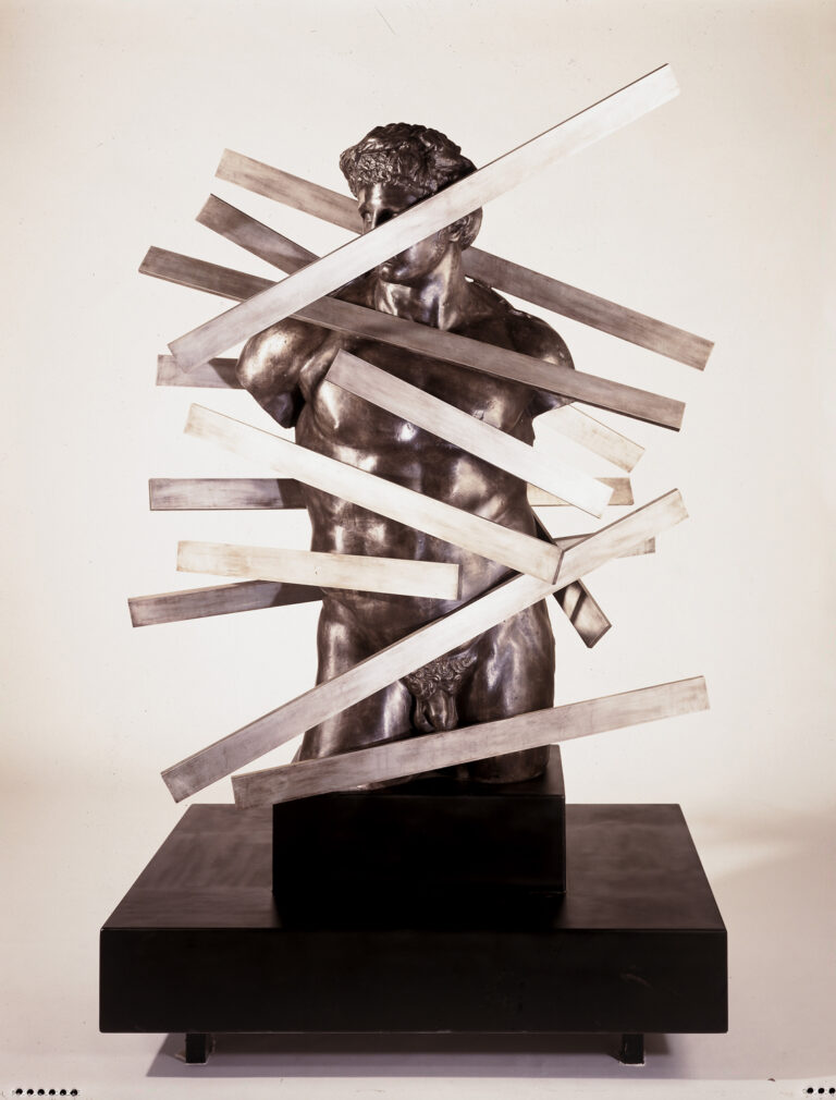 Sacha Sosno, 1999 - Apollon aux barres - Sculpture